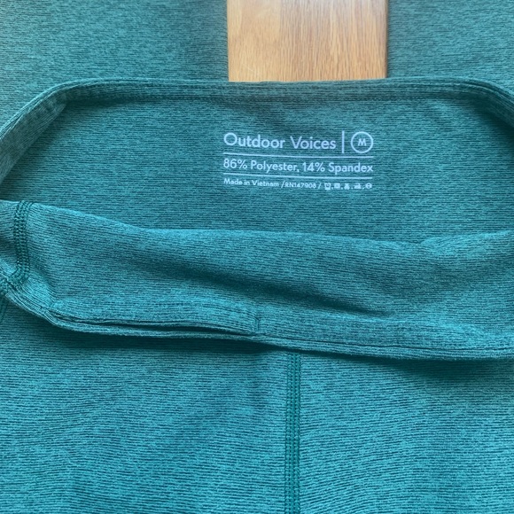 Outdoor Voices 3/4 Length Leggings - Picture 5 of 5